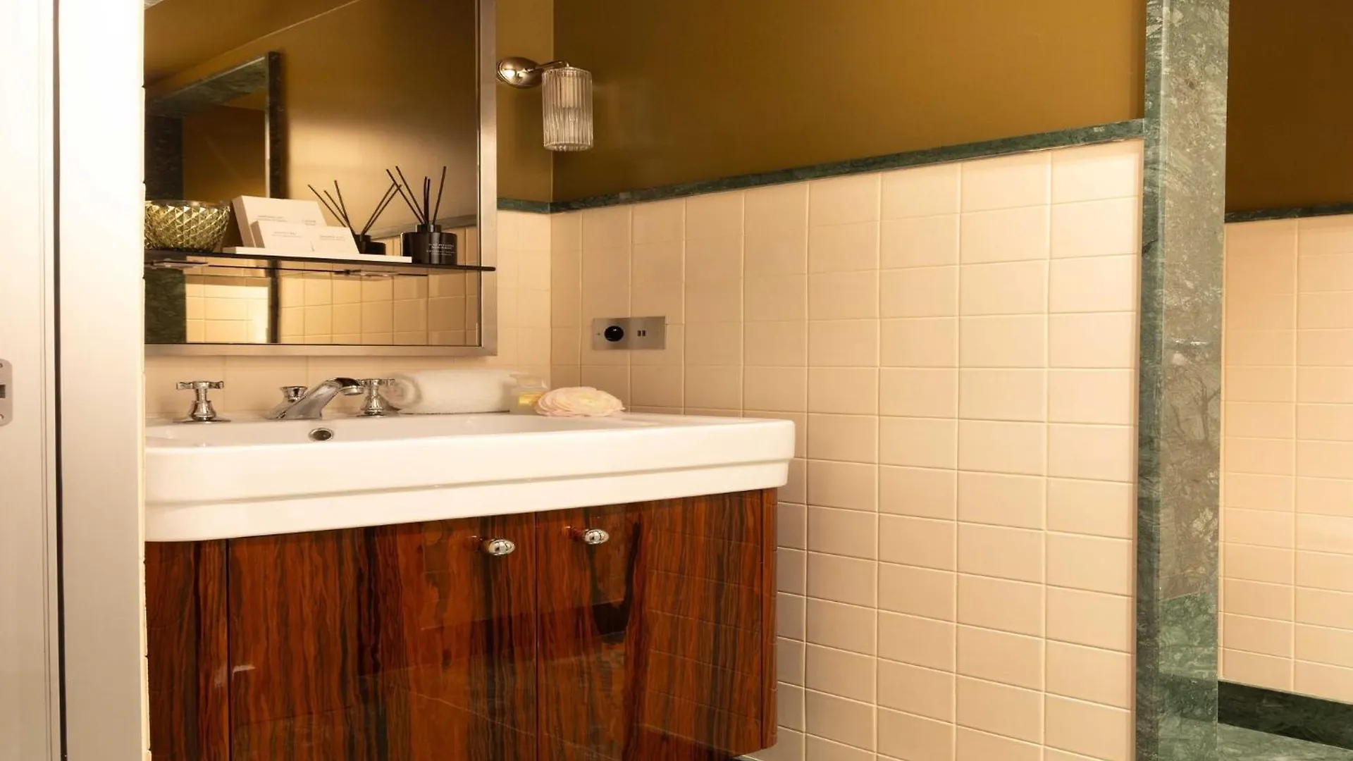 Palais Bourbon Hotel - Suite 54 - 4P - Invalides Paris Apartment